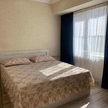 シムケントLuxアパートメント エクステリア 写真